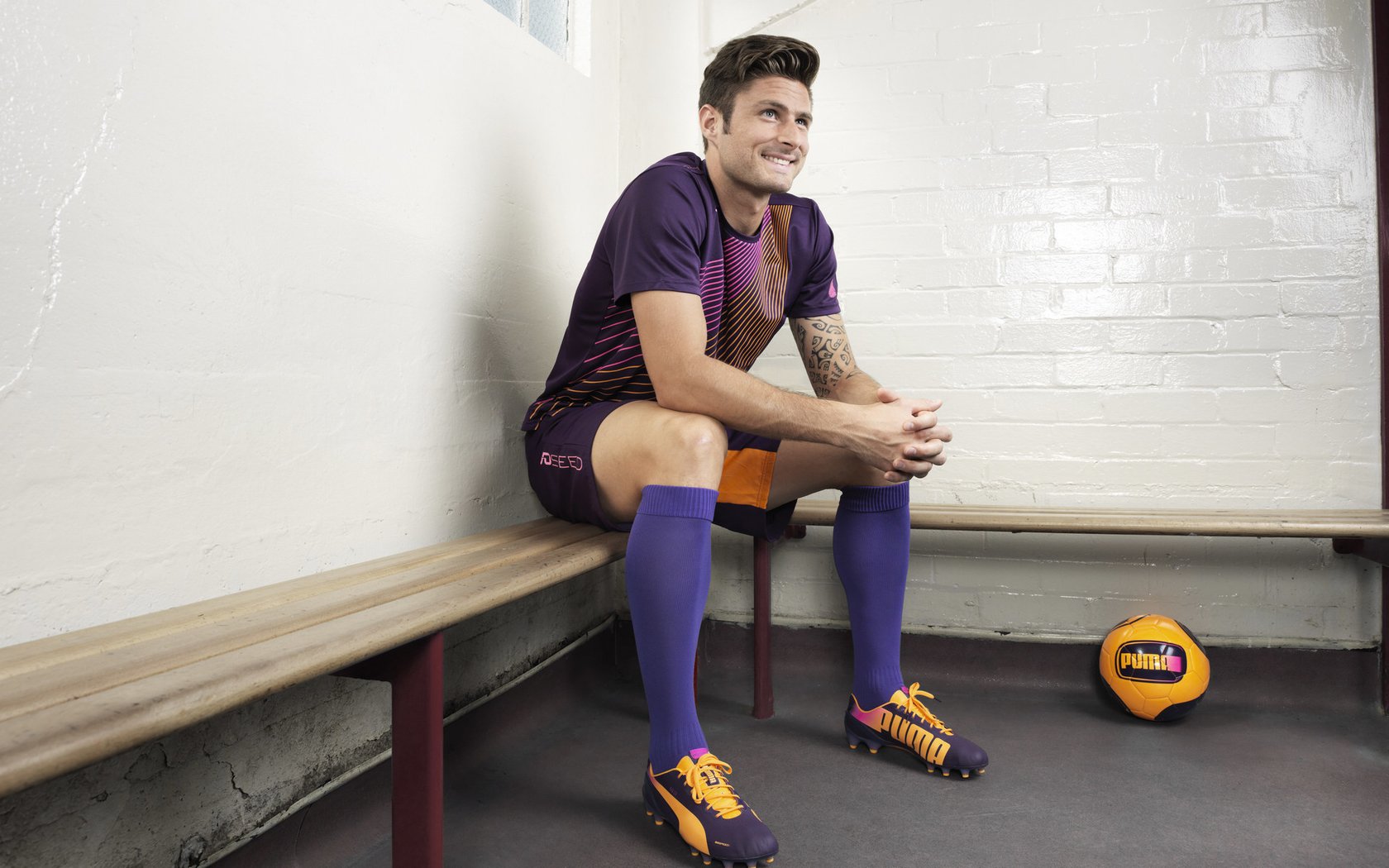 美国队在巴黎奥运会比赛中多次利用边路进攻，奥运会美国地区队